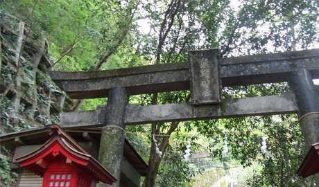 Small shrine in the Hakone area.